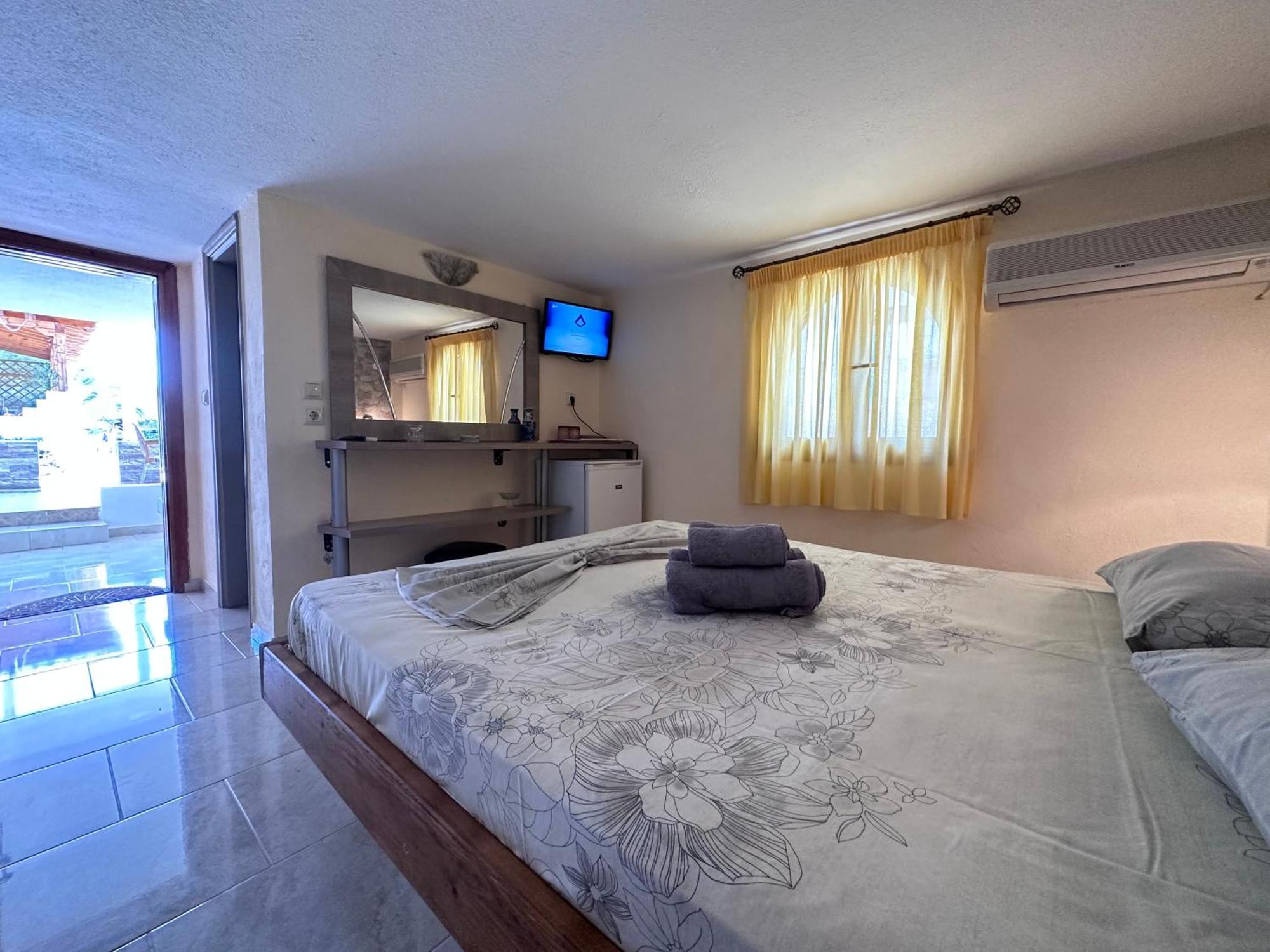 The Flower Apartments Toroni Esterno foto